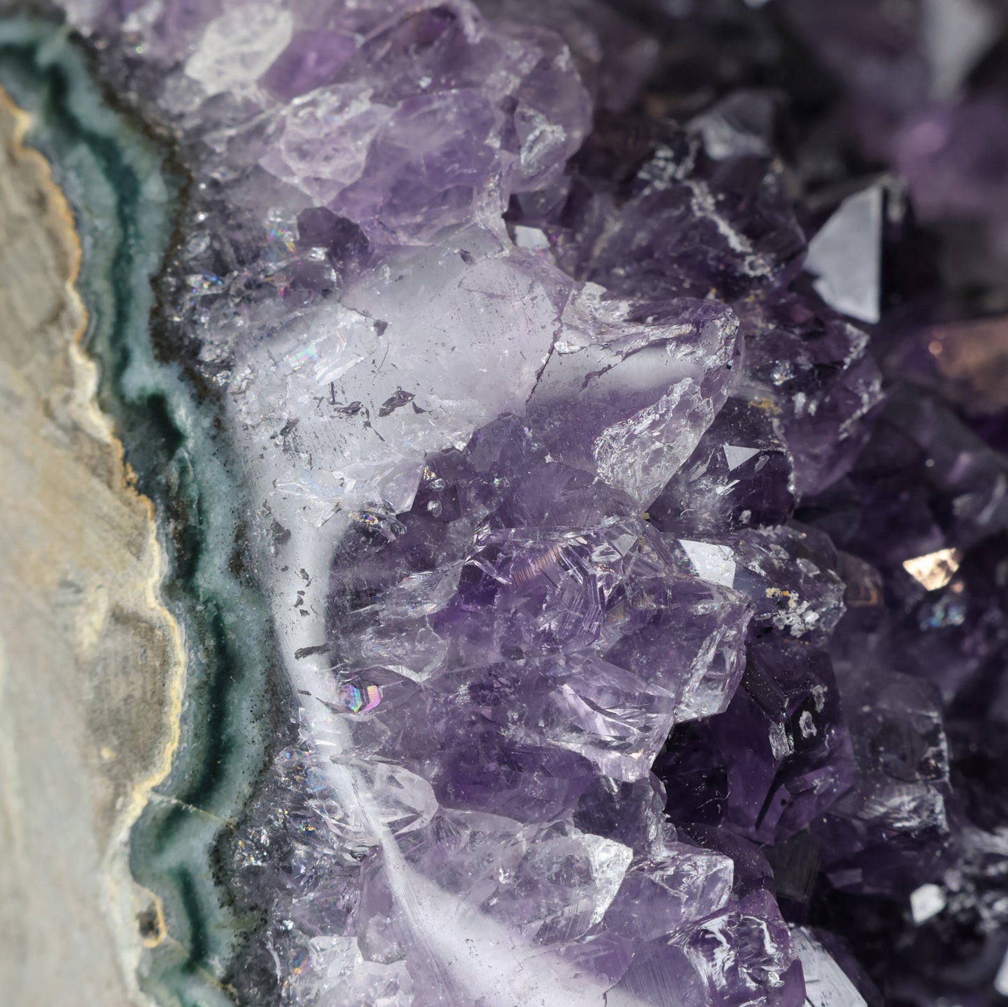 Amethyst Cutbase from Uruguay